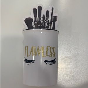 Flawless Brush holder